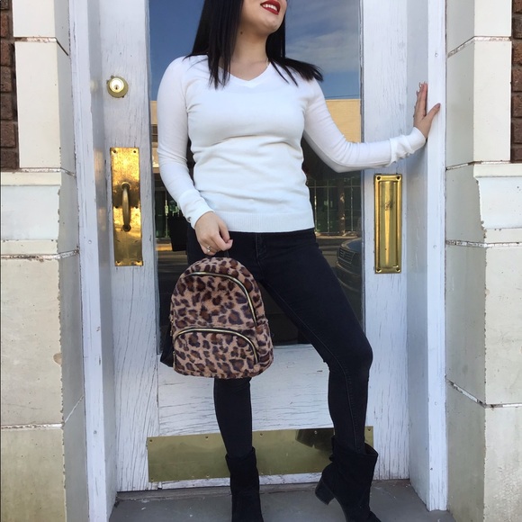 Leopard Print Faux Fur Backpack-LAST ONE - Picture 3 of 6